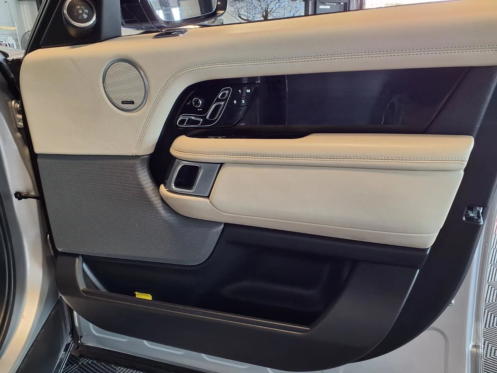 Land Rover Range Rover photo 13