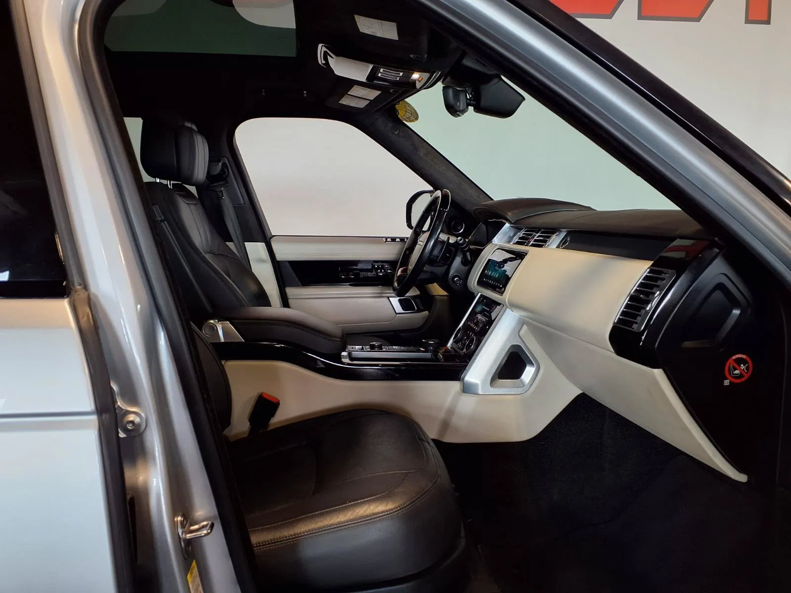 Land Rover Range Rover photo 12