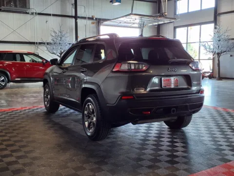 More photos of 2019 Jeep Cherokee Trailhawk Elite at Gretna Auto Outlet, NE