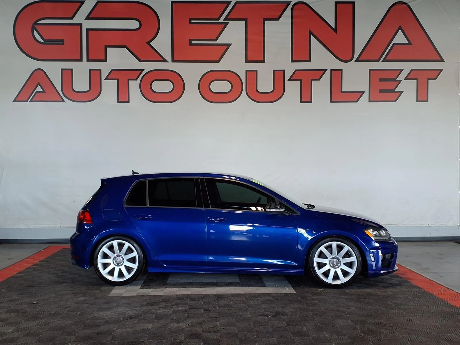 2017 Volkswagen Golf R R w/DCC & Navigation 4-door's photo