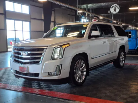 Another view of 2020 Cadillac Escalade ESV Premium Luxury for sale in Gretna, NE at Gretna Auto Outlet