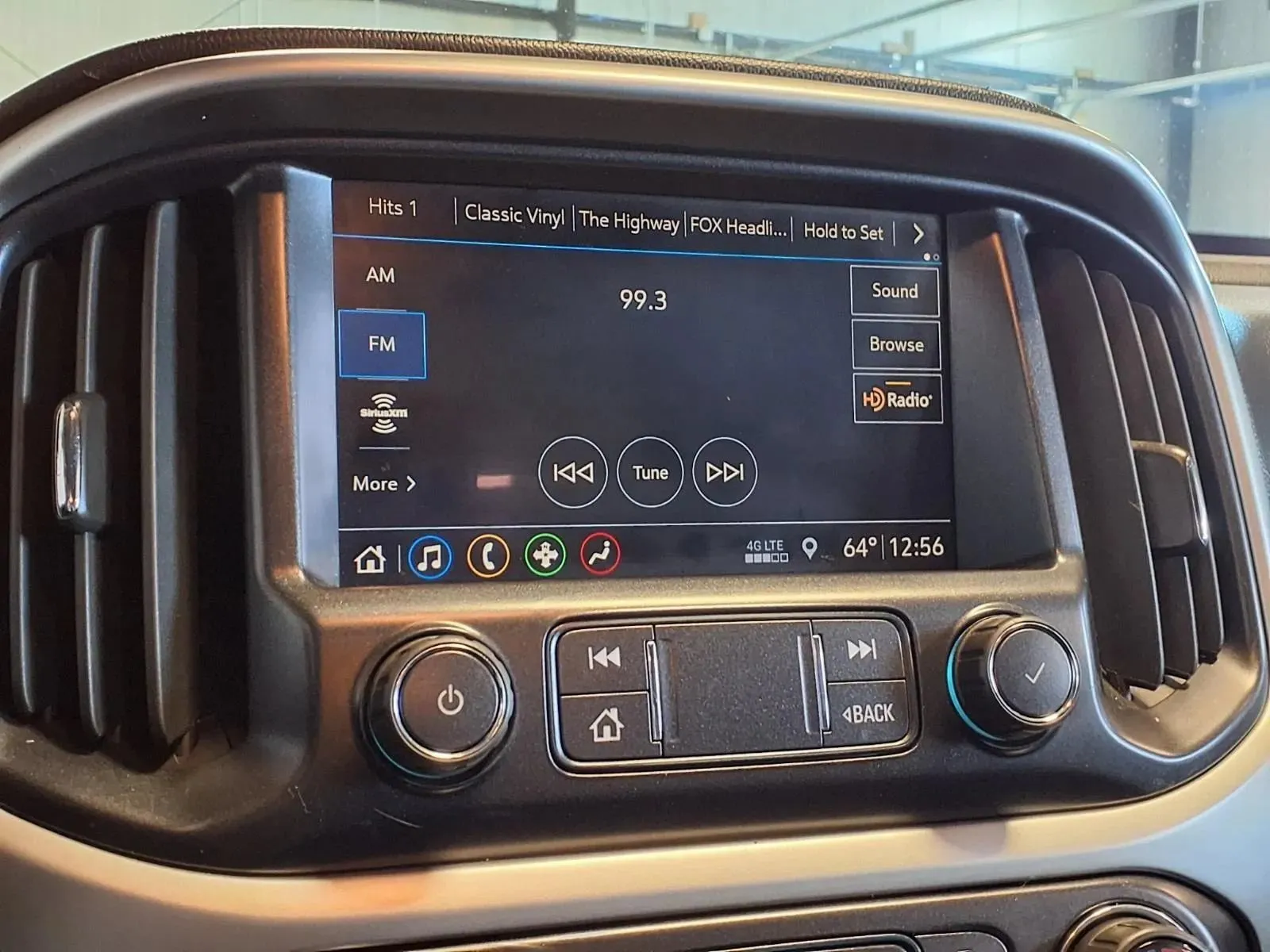 Chevrolet Colorado photo 21