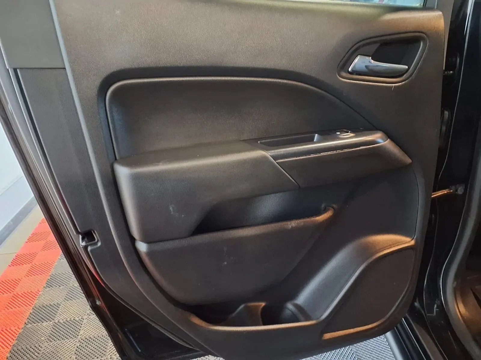 Chevrolet Colorado photo 15
