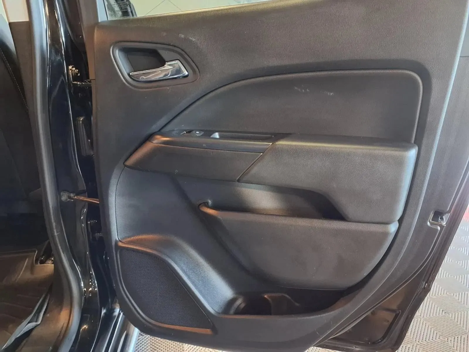 Chevrolet Colorado photo 11
