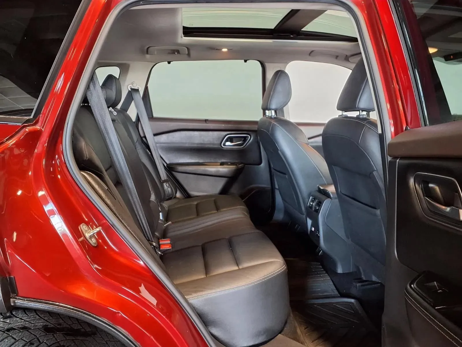 Nissan Rogue photo 10