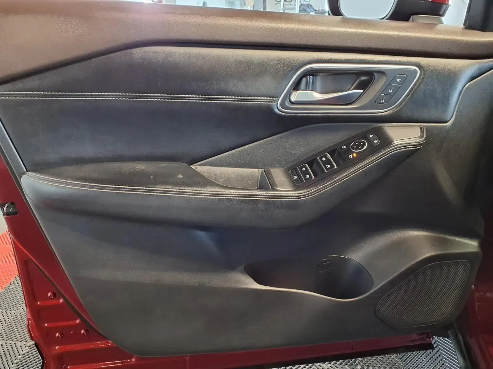 Nissan Rogue photo 17