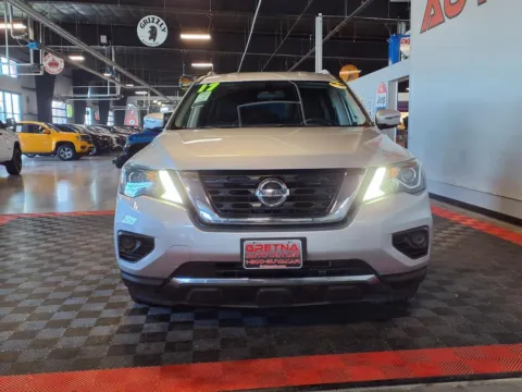 Photos of 2017 Nissan Pathfinder S for sale in Gretna, NE at Gretna Auto Outlet