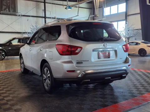 More photos of 2017 Nissan Pathfinder S at Gretna Auto Outlet, NE