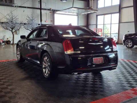 More photos of 2018 Chrysler 300 Touring at Gretna Auto Outlet, NE