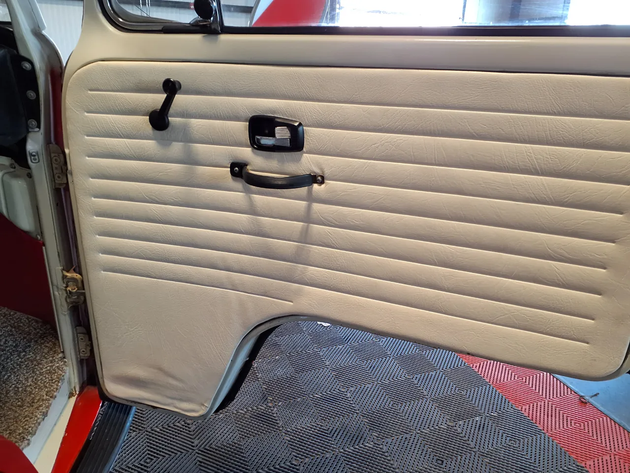 Volkswagen Bus photo 11
