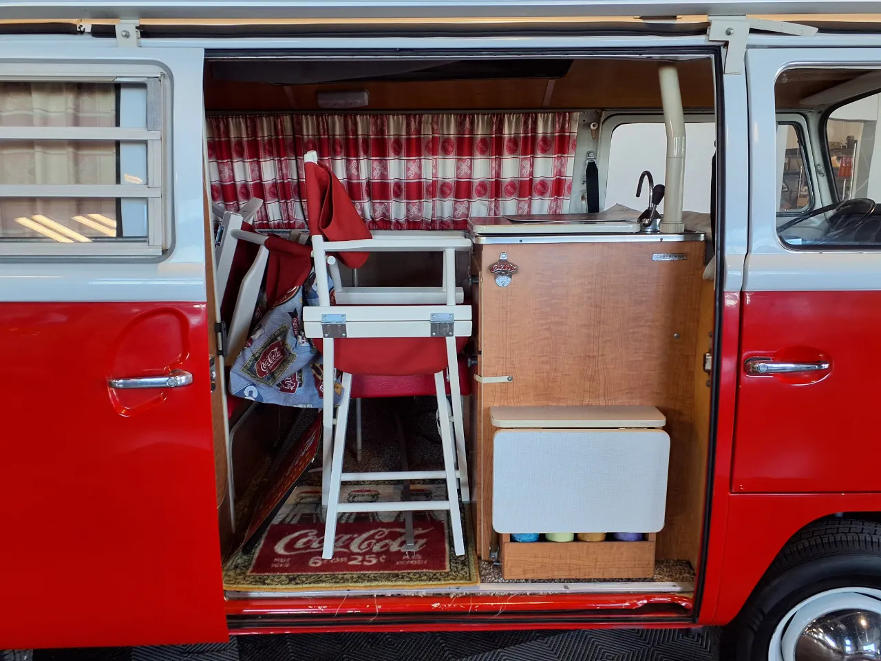 Volkswagen Bus photo 10