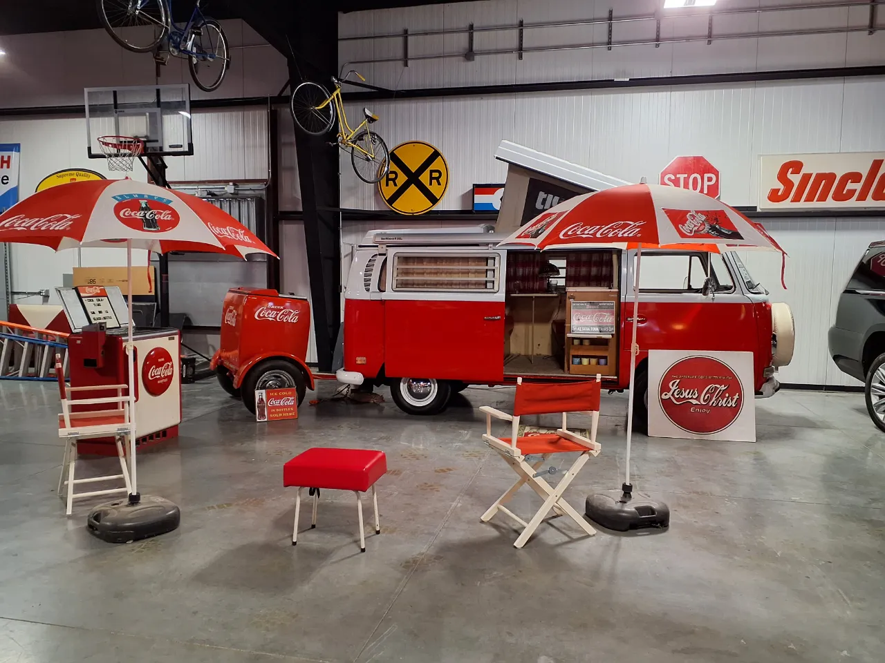 Volkswagen Bus photo 22
