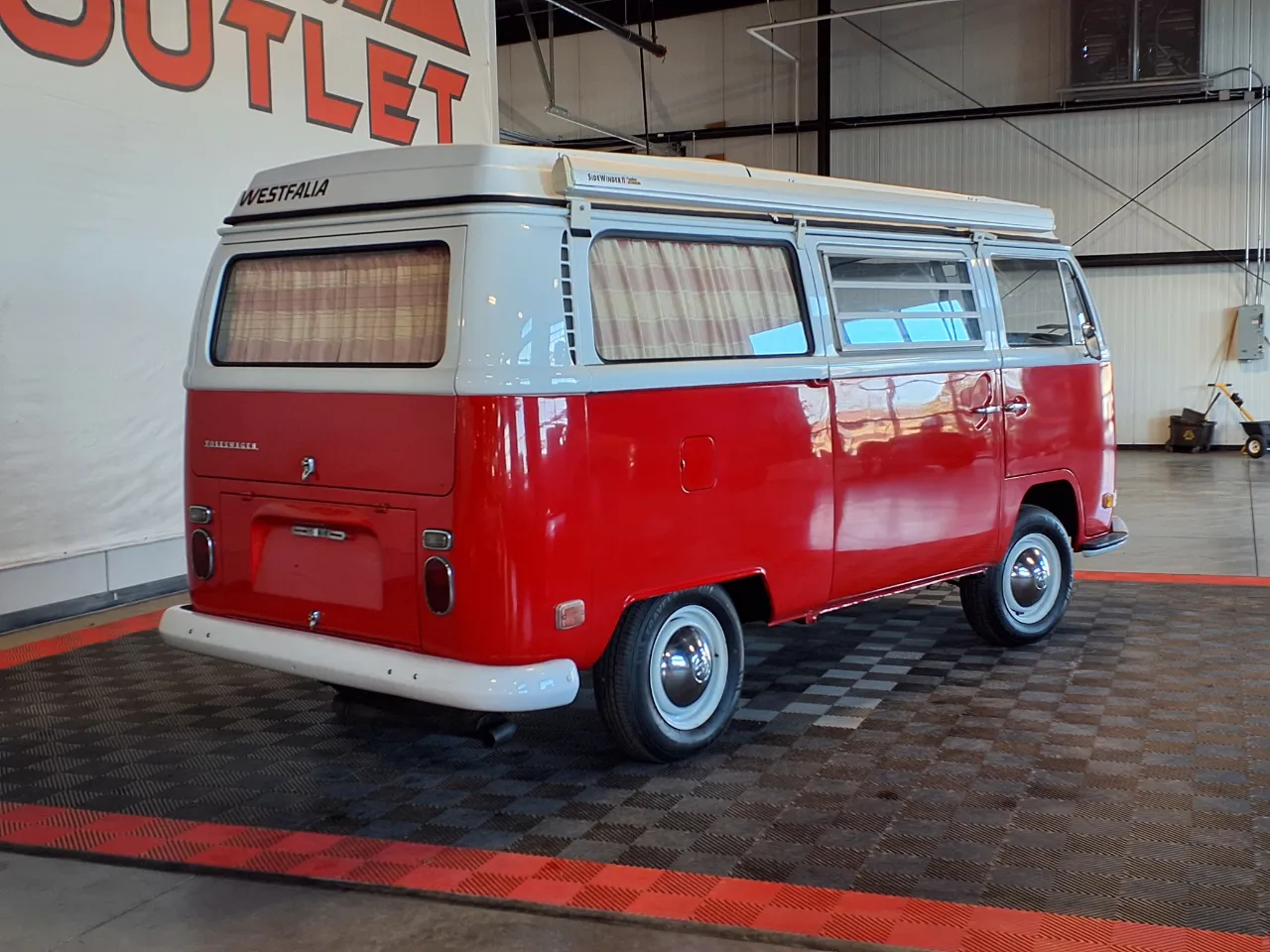 Volkswagen Bus photo 8