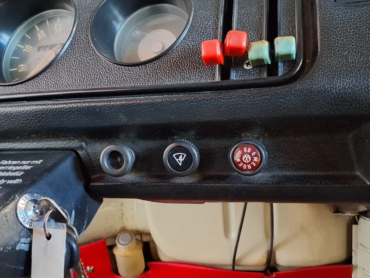 Volkswagen Bus photo 18