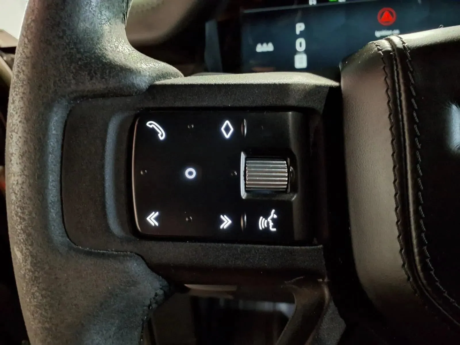 Land Rover Defender photo 24