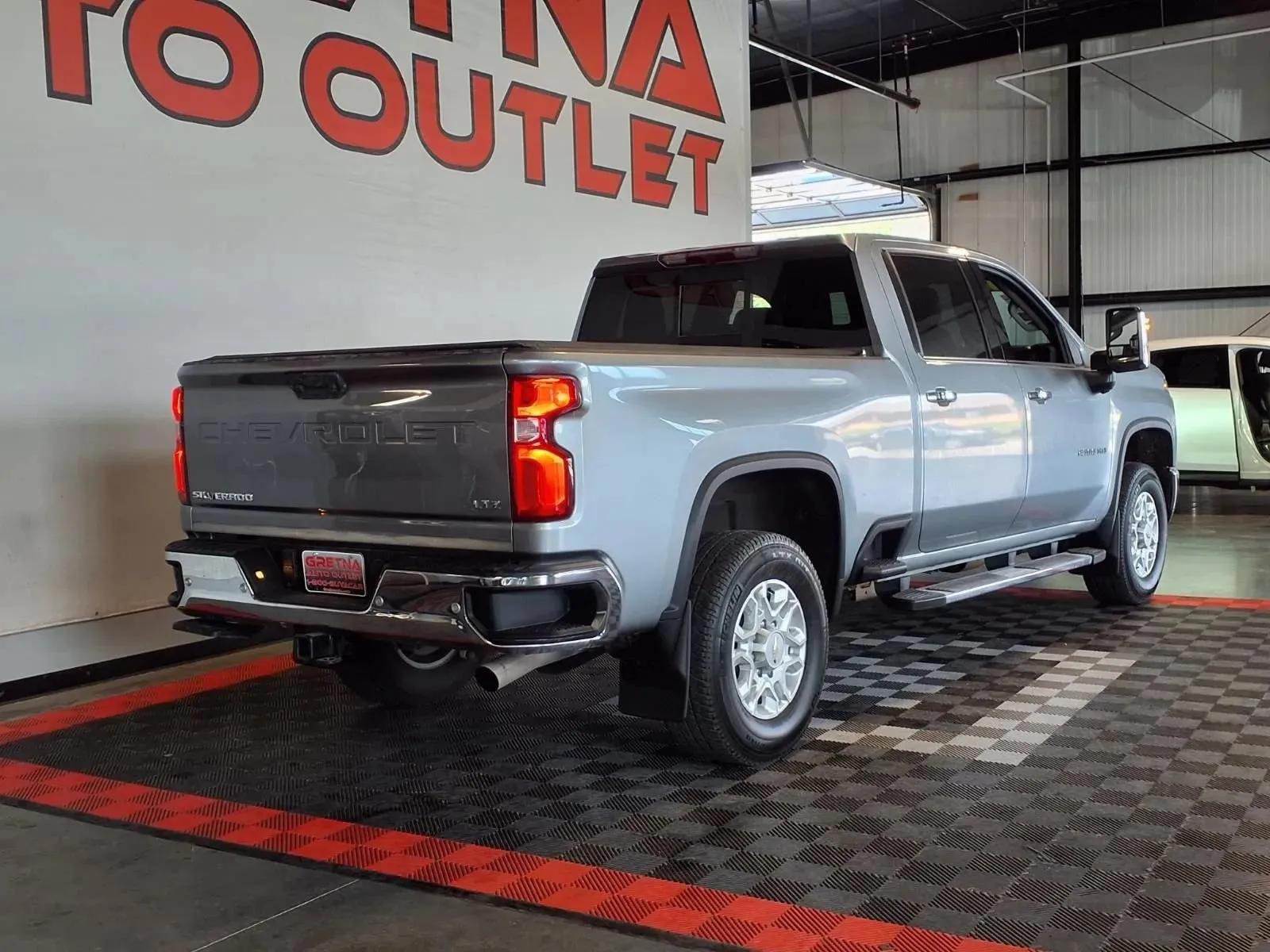 Chevrolet Silverado photo 7