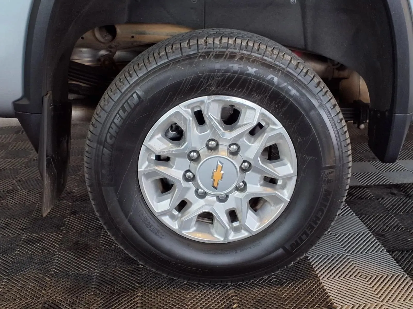 Chevrolet Silverado photo 8
