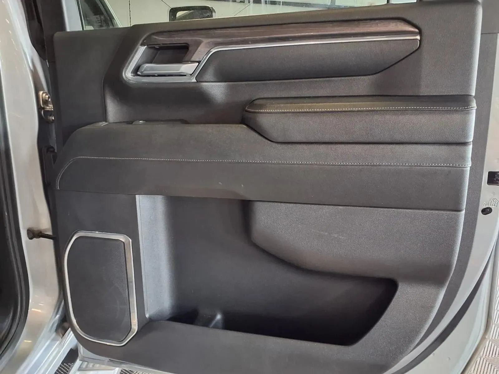 Chevrolet Silverado photo 10