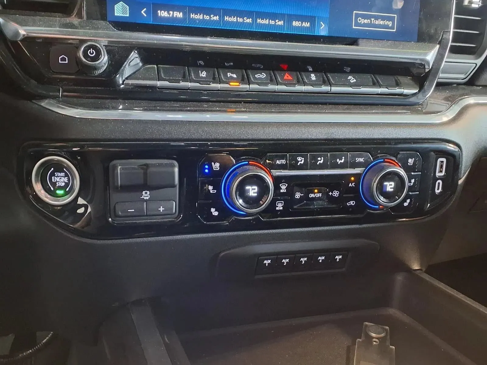 Chevrolet Silverado photo 22