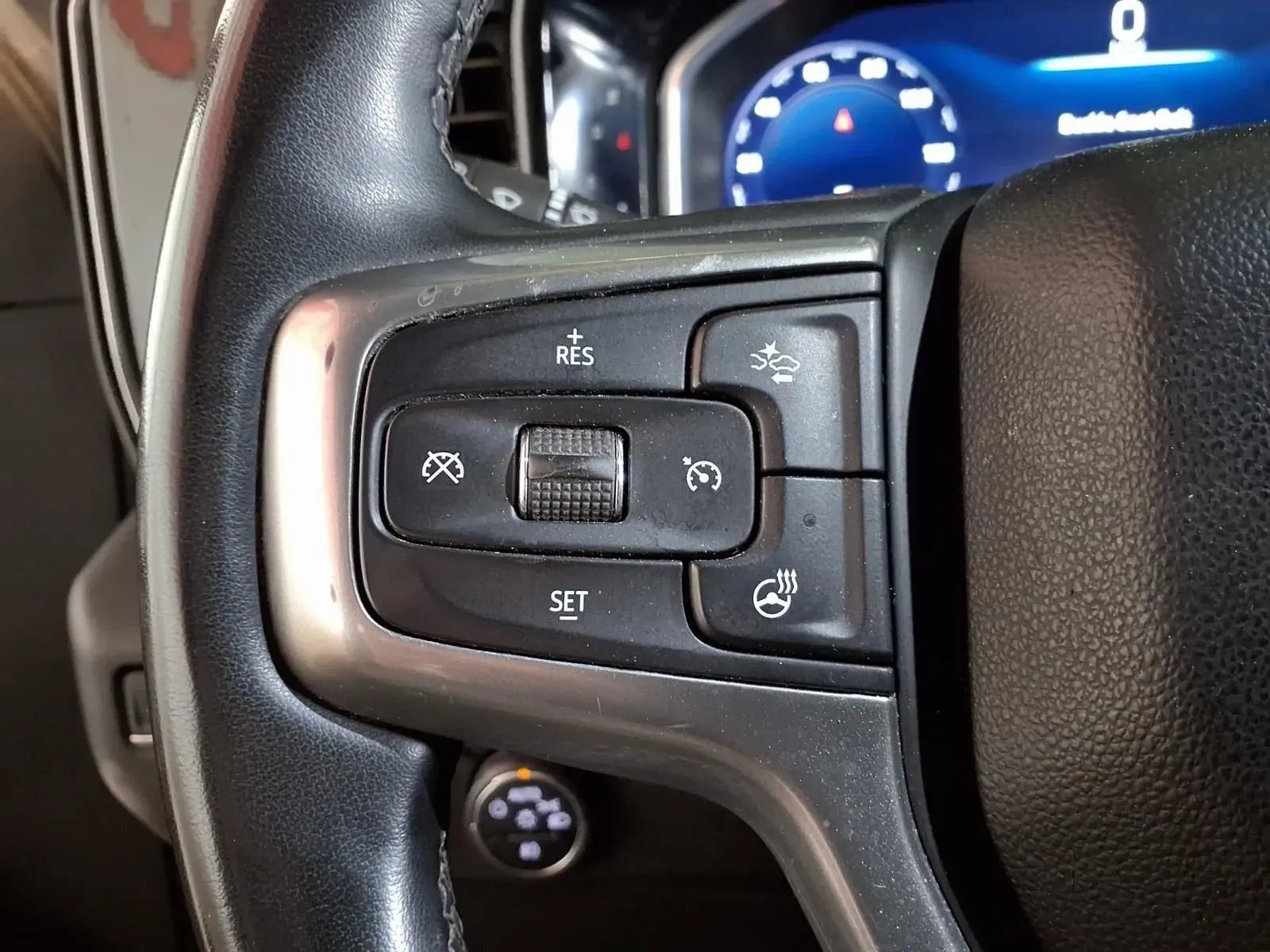 Chevrolet Silverado photo 24