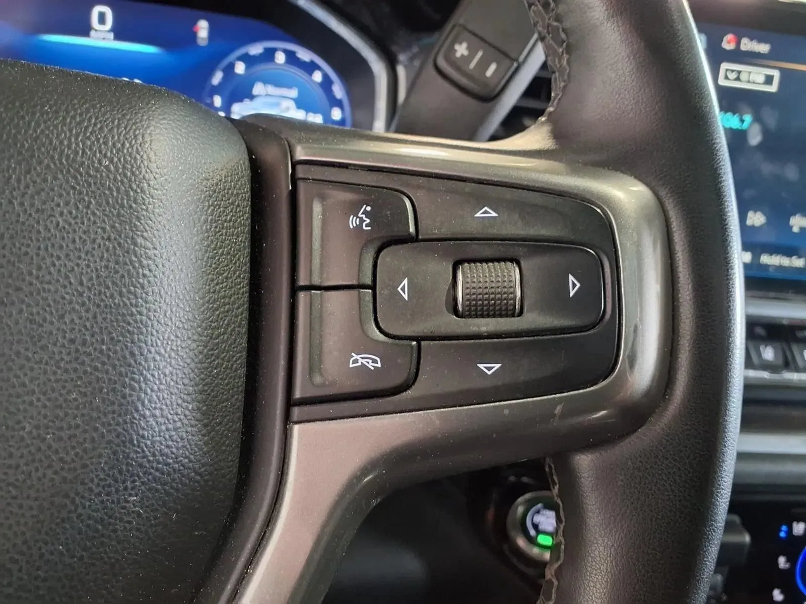 Chevrolet Silverado photo 23