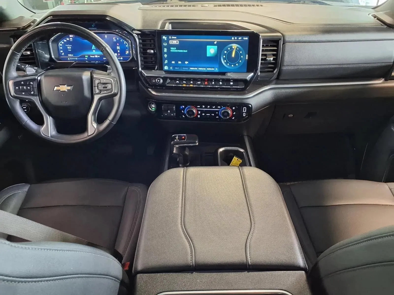 Chevrolet Silverado photo 16