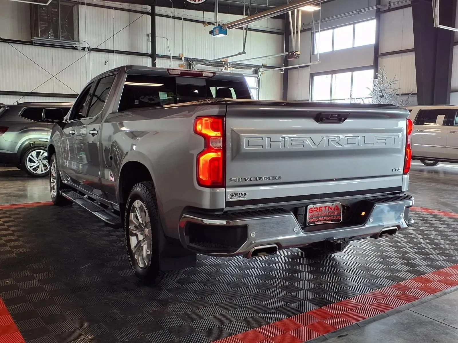 Chevrolet Silverado photo 4