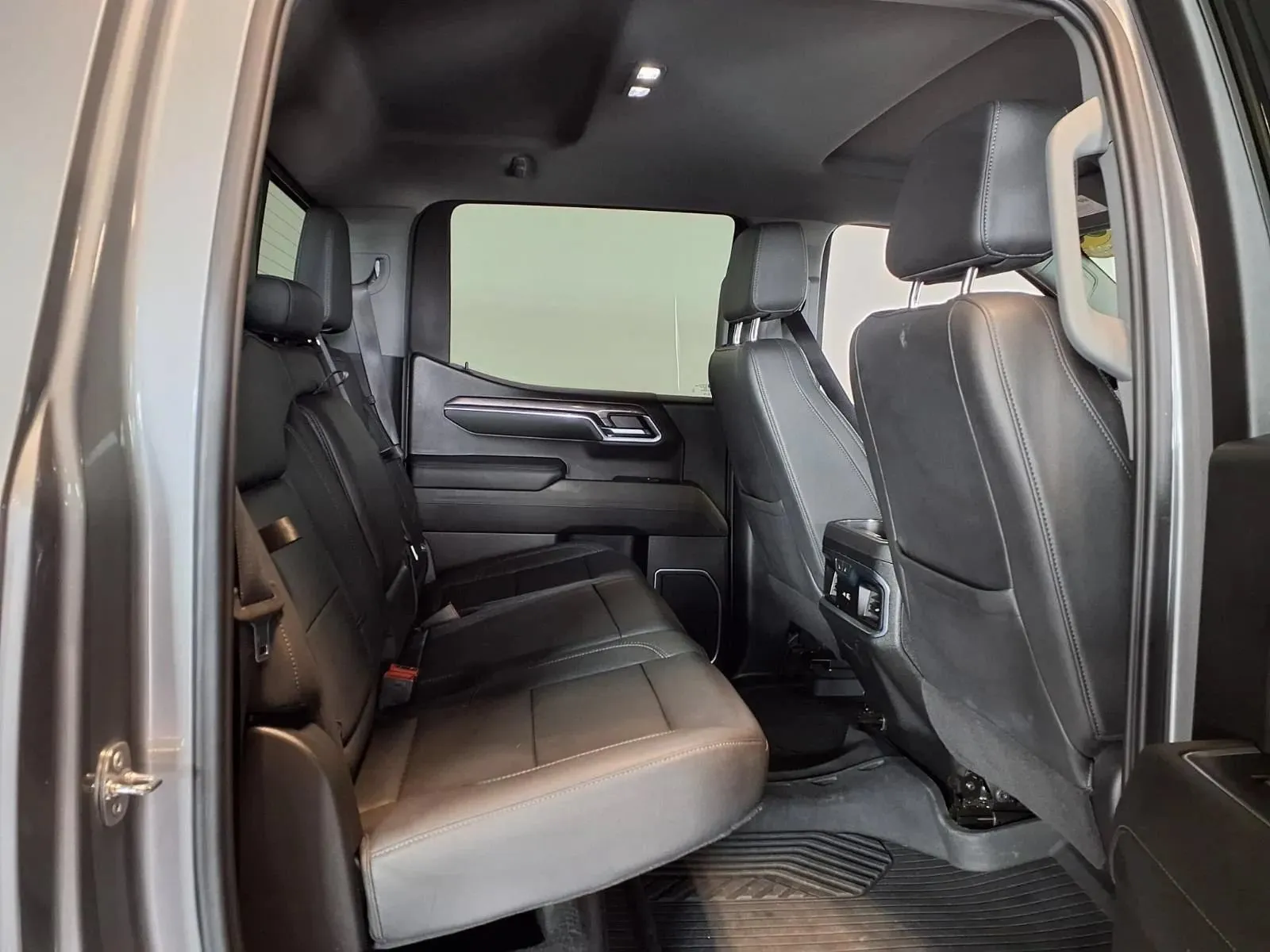 Chevrolet Silverado photo 10