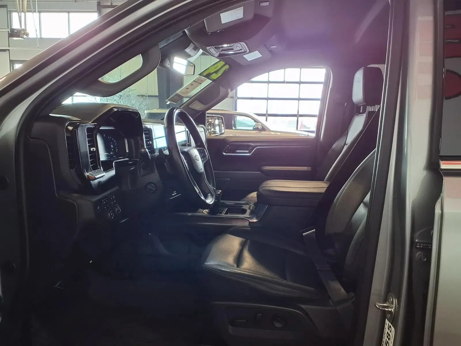 Chevrolet Silverado photo 18