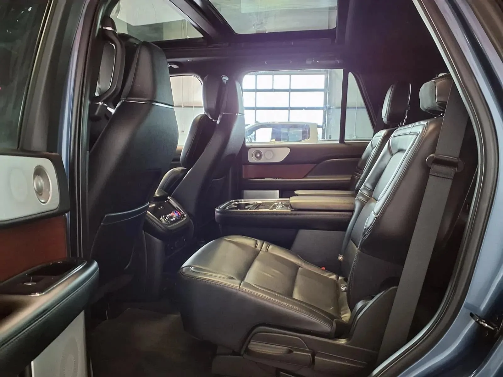 Lincoln Navigator photo 16