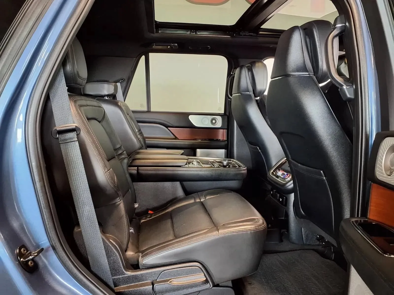 Lincoln Navigator photo 11