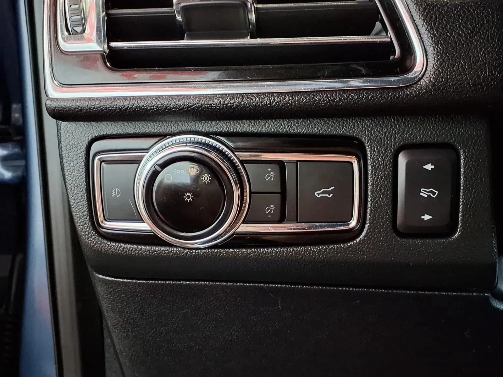 Lincoln Navigator photo 22