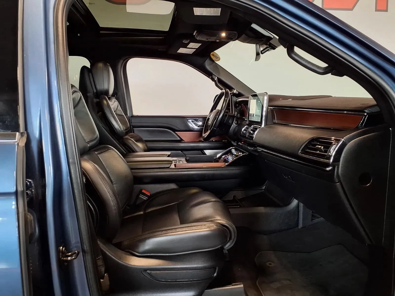 Lincoln Navigator photo 13