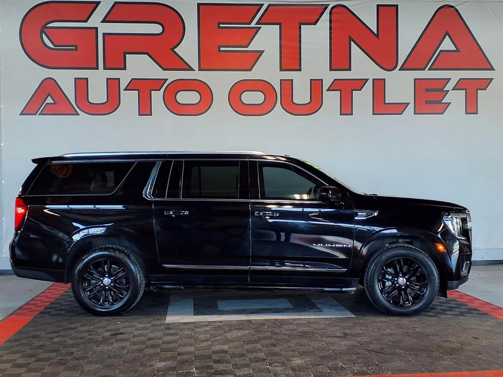 Black 2021 GMC Yukon XL SLT for sale in Gretna, NE