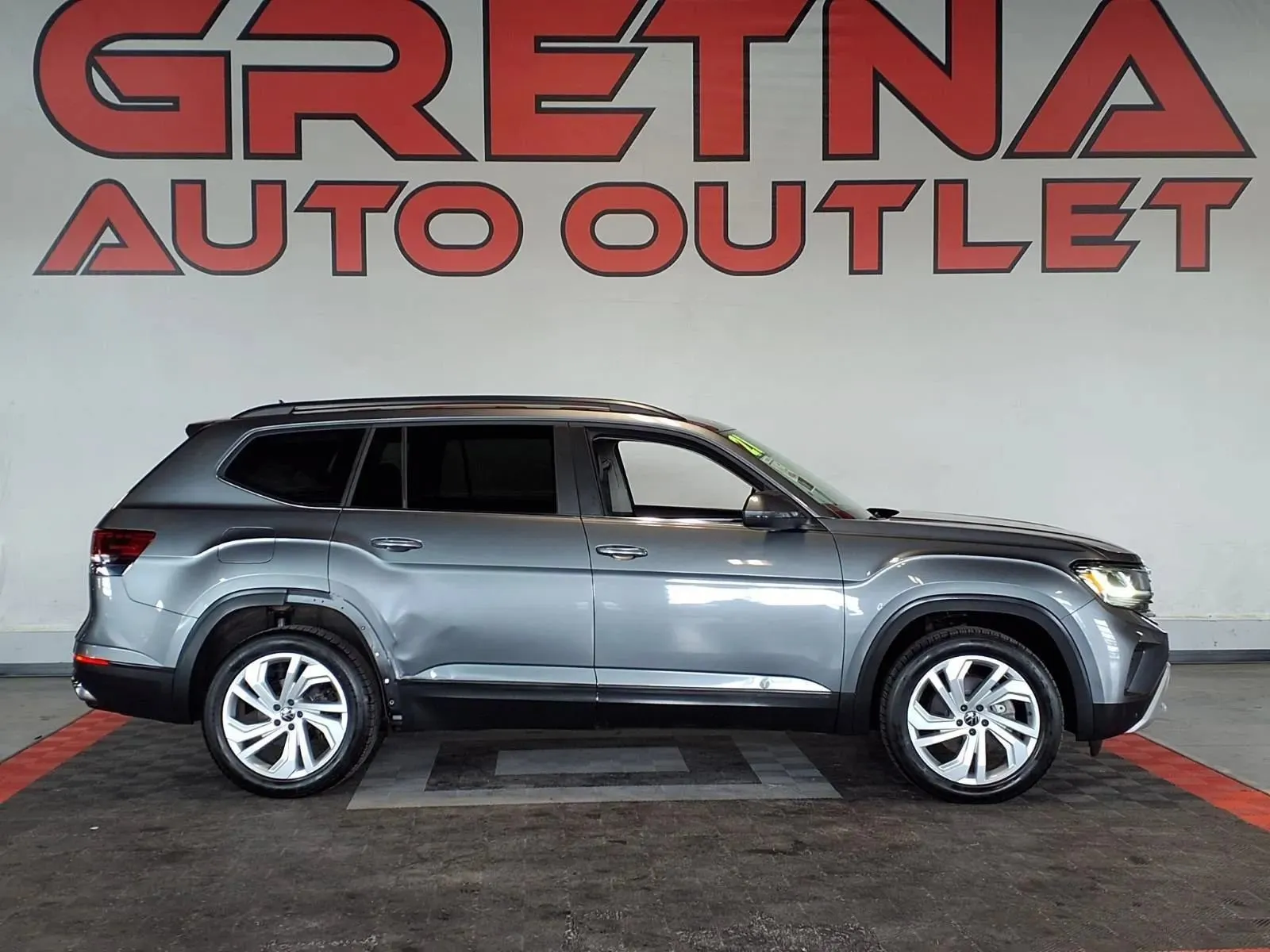 Gray 2021 Volkswagen Atlas 3.6L V6 SE w/Technology for sale in Gretna, NE