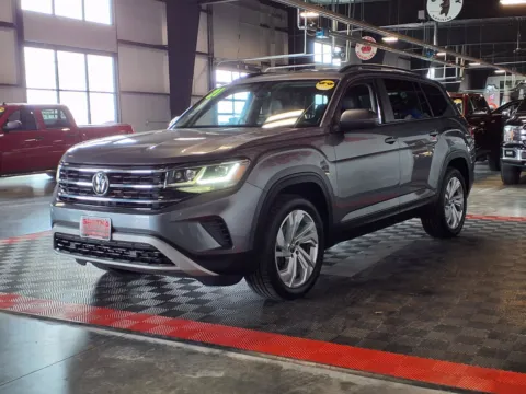 Another view of 2021 Volkswagen Atlas 3.6L V6 SE w/Technology for sale in Gretna, NE at Gretna Auto Outlet