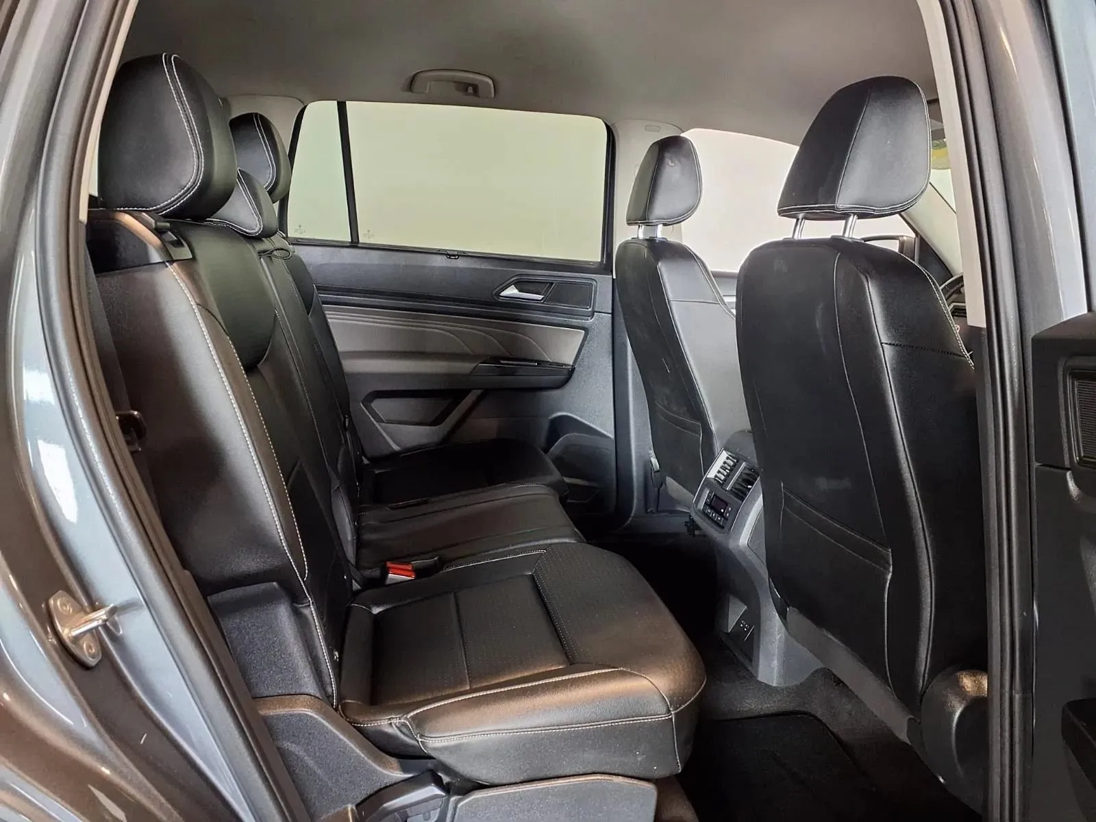 Volkswagen Atlas photo 9