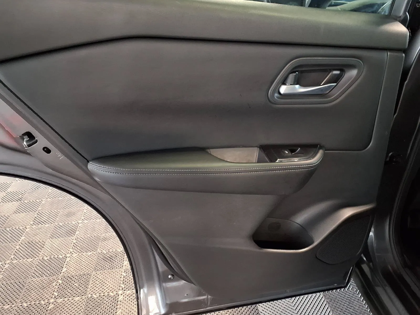 Nissan Rogue photo 16
