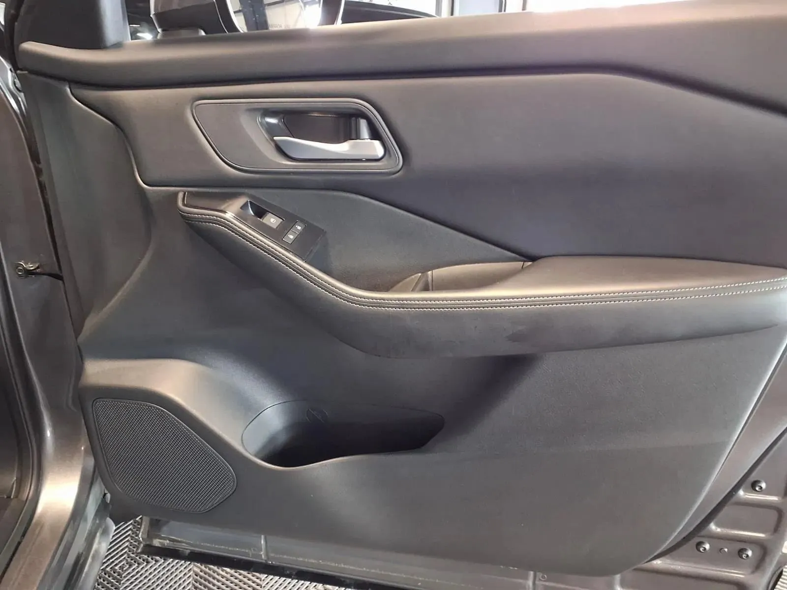 Nissan Rogue photo 14