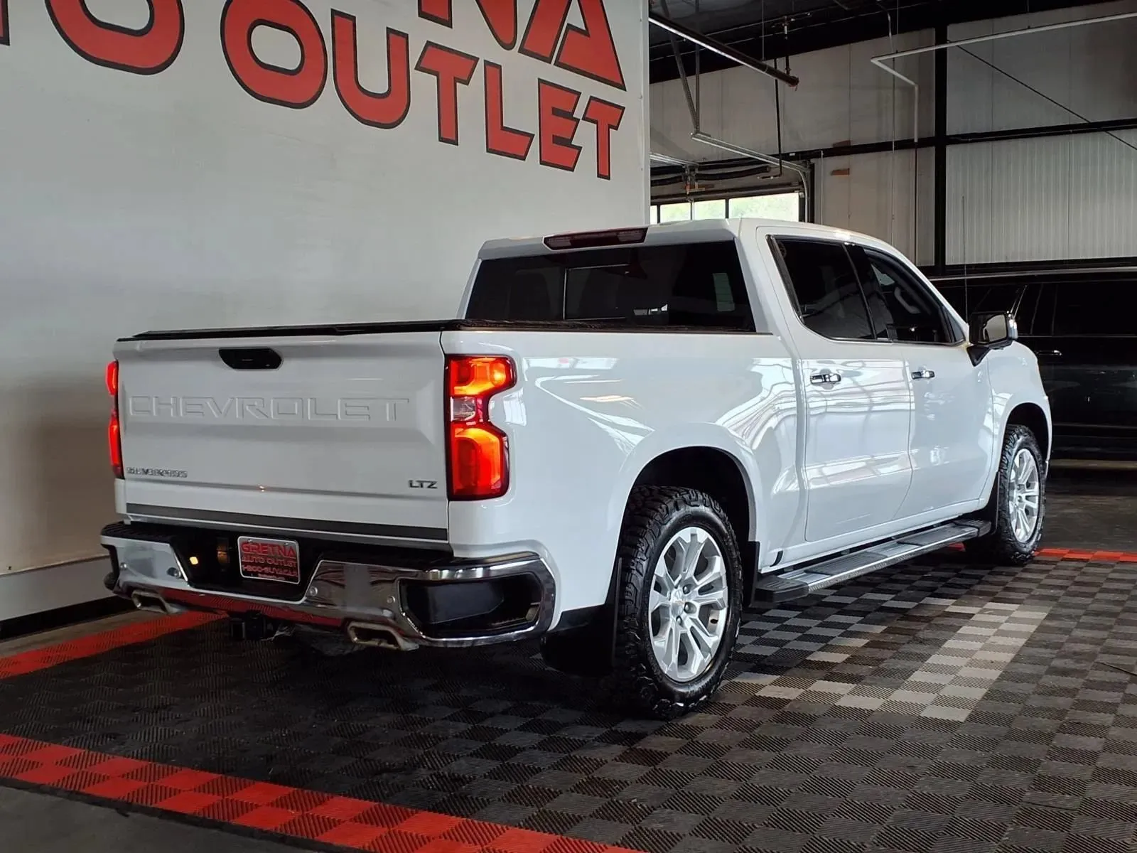 Chevrolet Silverado photo 6