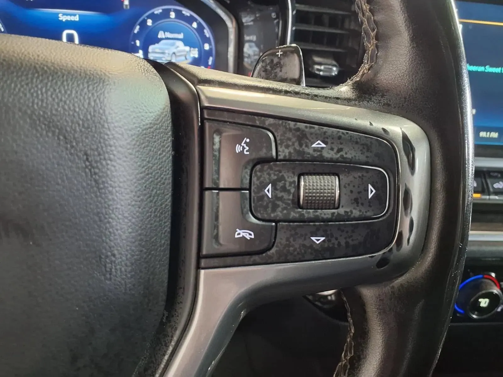 Chevrolet Silverado photo 22