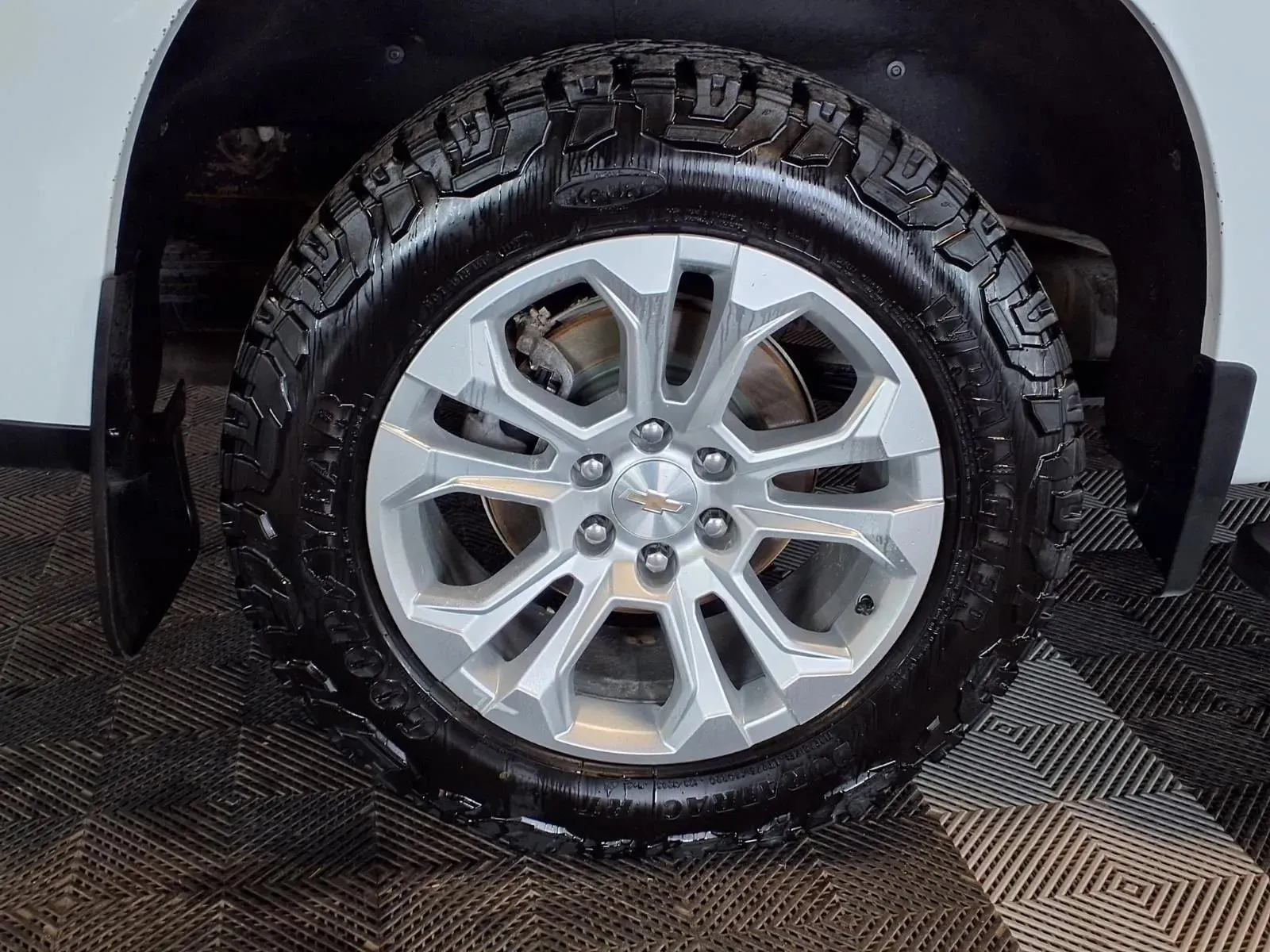 Chevrolet Silverado photo 7