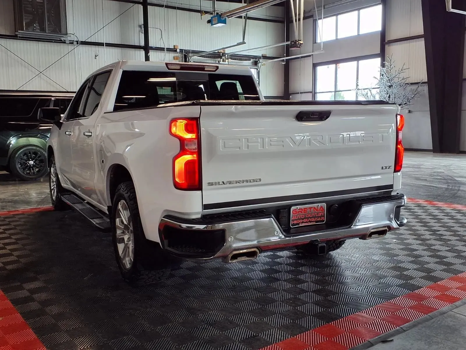 Chevrolet Silverado photo 4