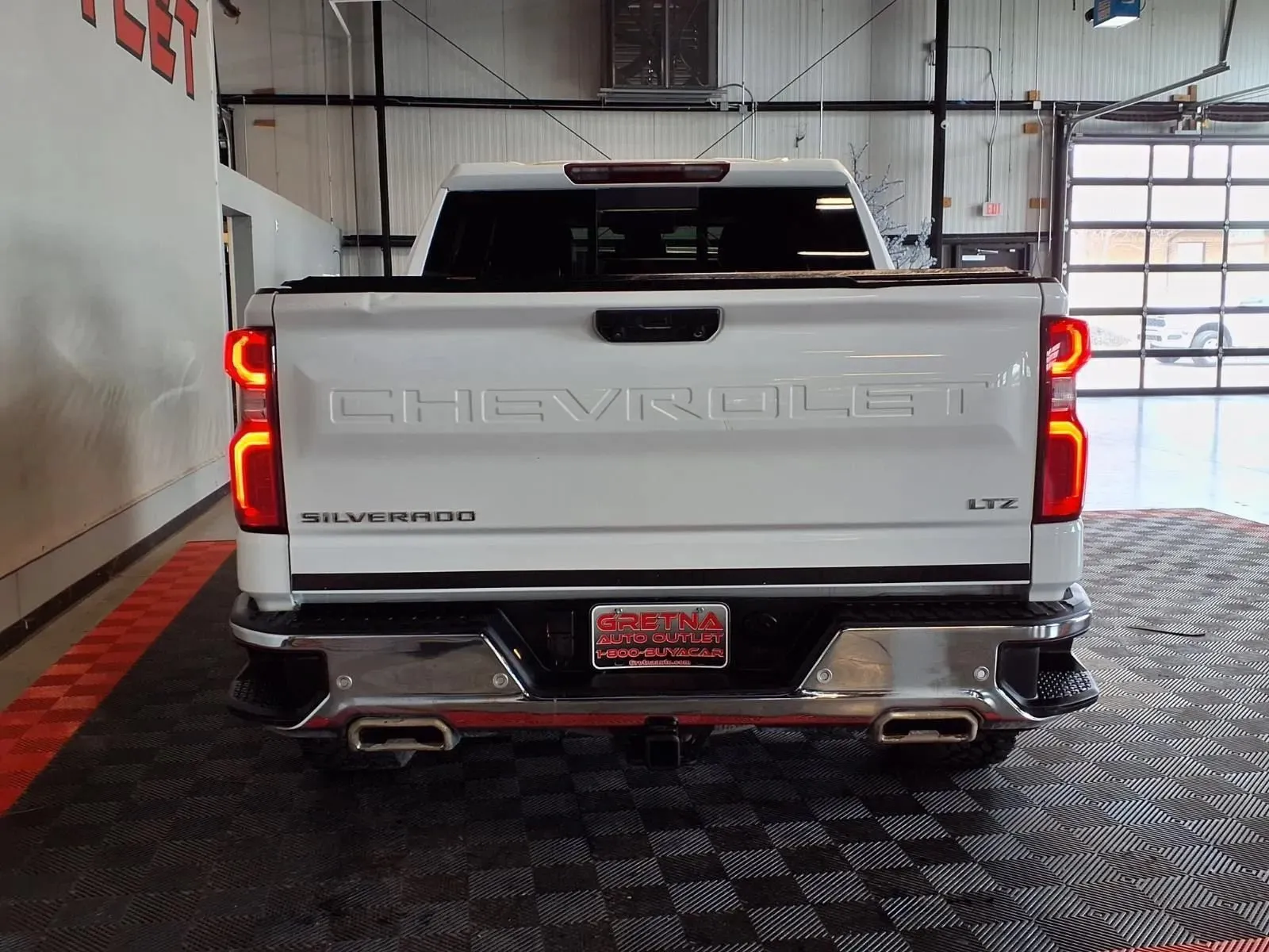Chevrolet Silverado photo 5