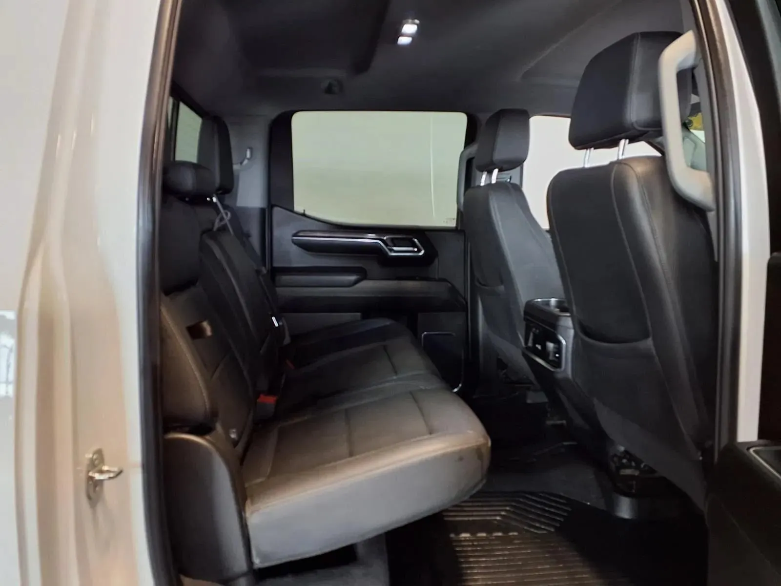 Chevrolet Silverado photo 8