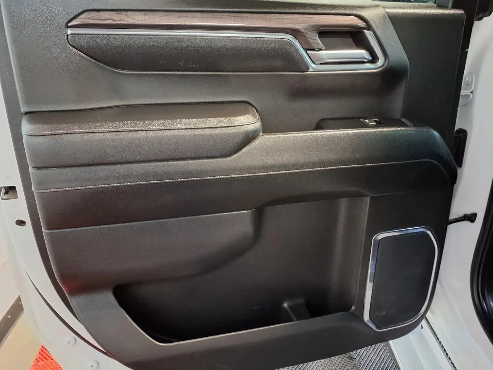 Chevrolet Silverado photo 13