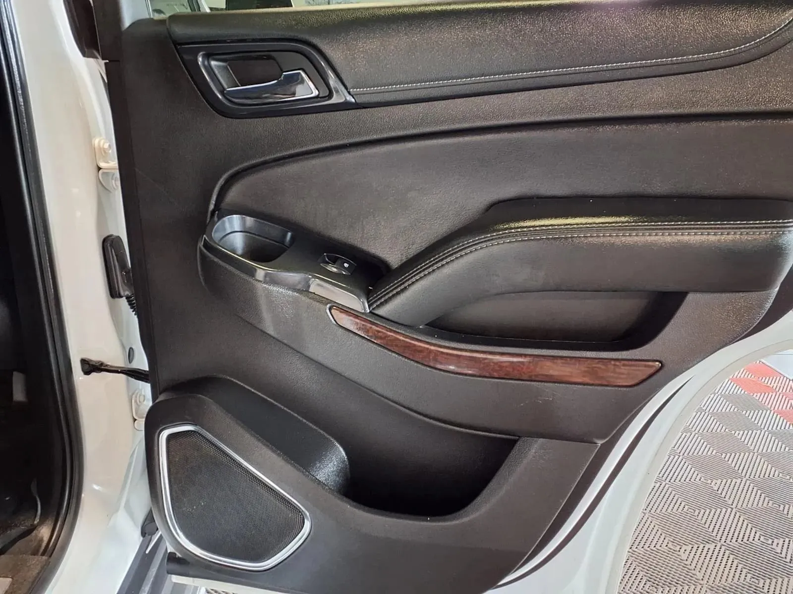 GMC Yukon photo 12