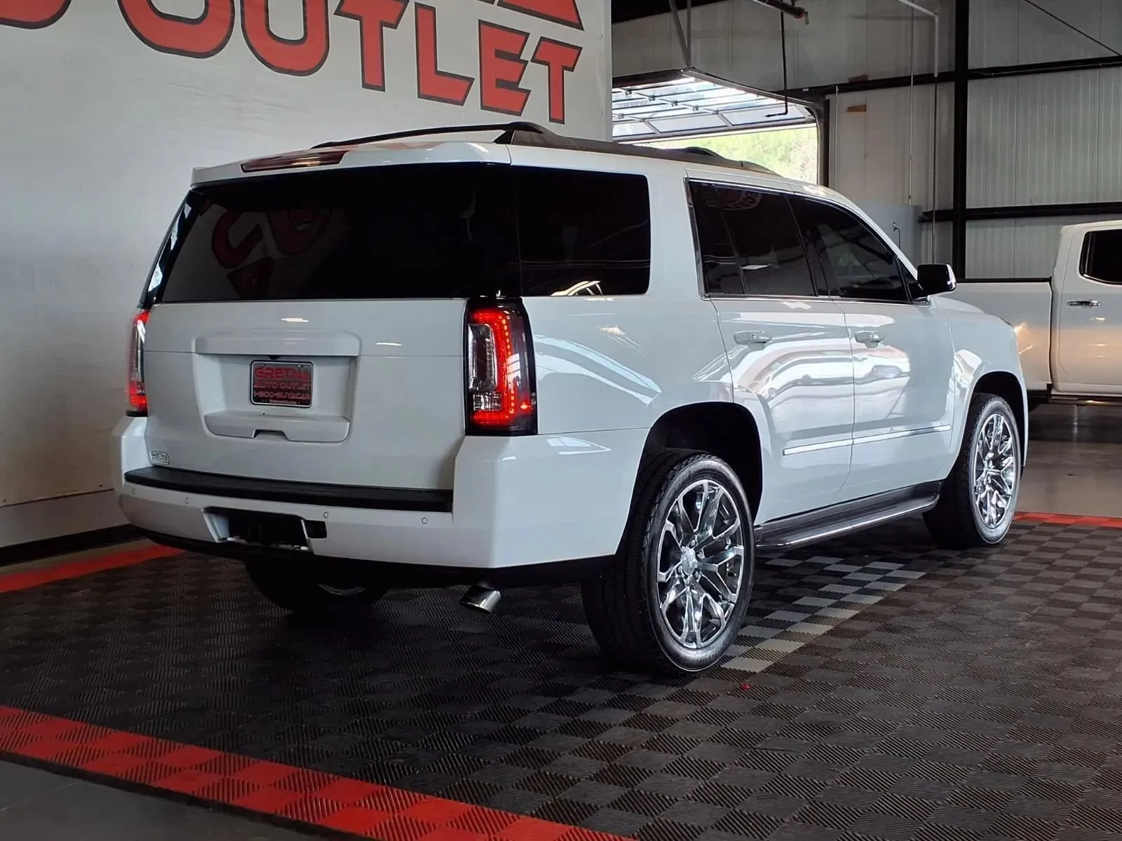 GMC Yukon photo 8