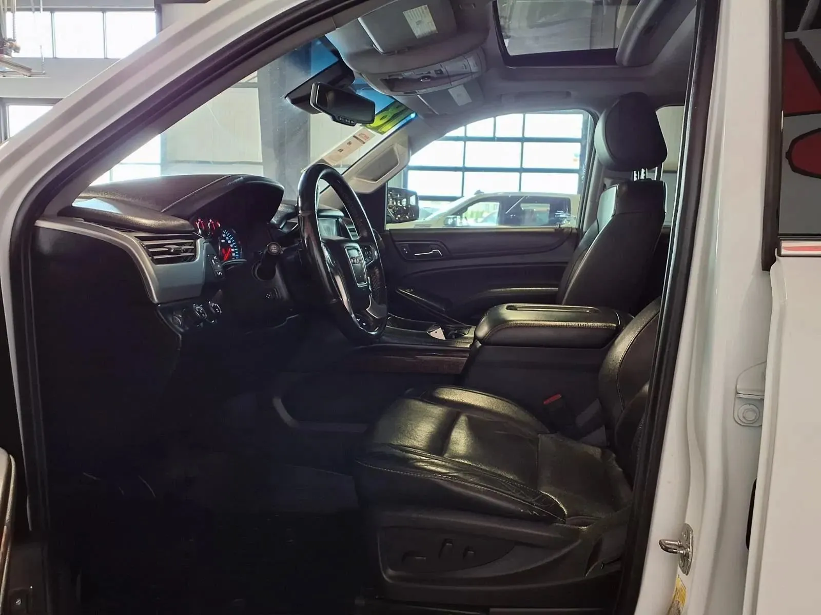 GMC Yukon photo 21