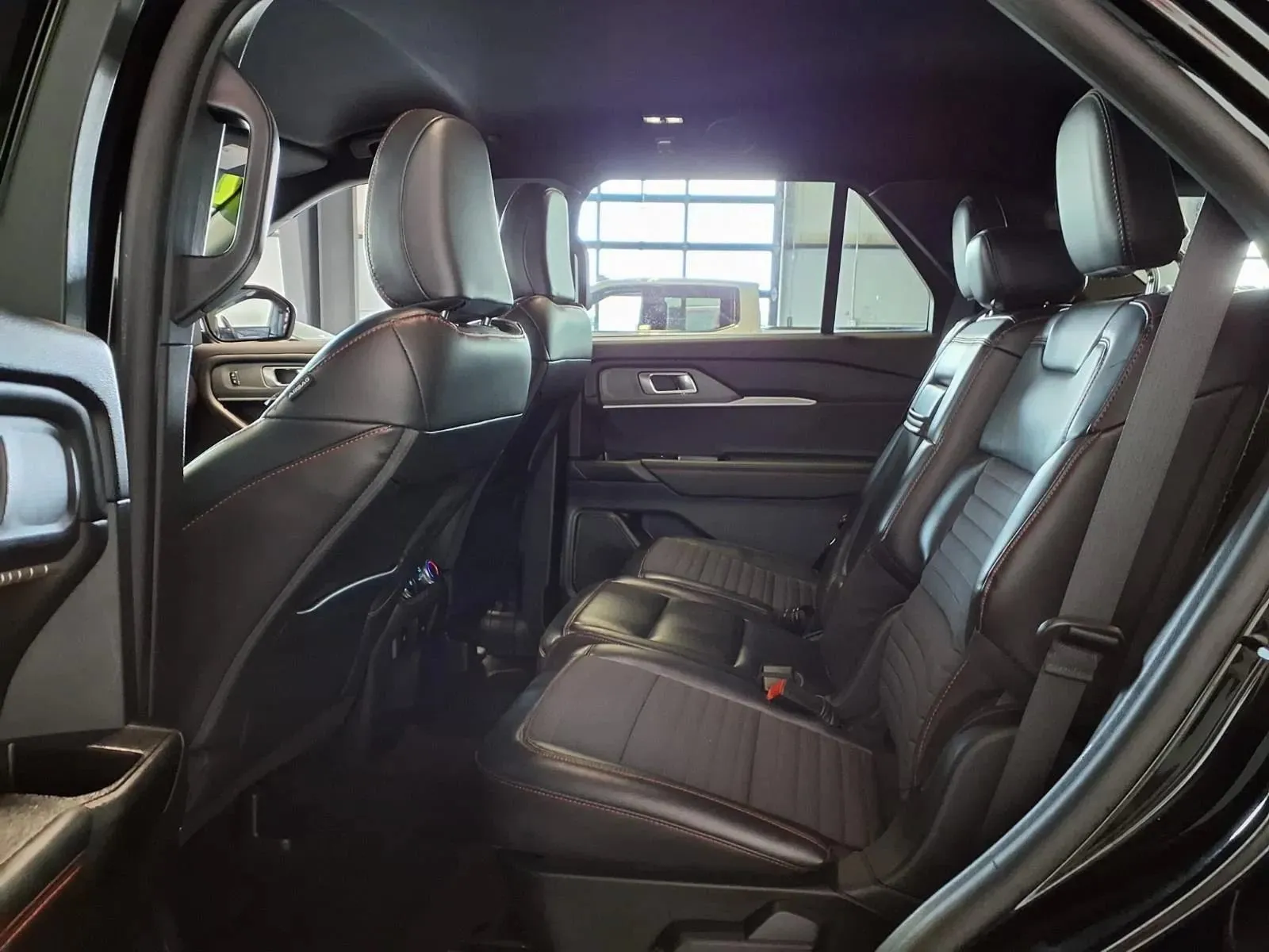 Ford Explorer photo 16